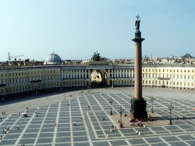 Дворцовая площадь. Фото с сайта russia.org.cn Дворцовая площадь. Фото с сайта russia.org.cn