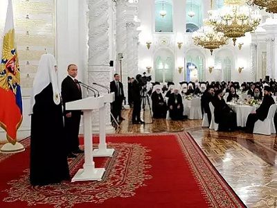 Патриарх и Владимир Путин на торжественном приеме в честь 1000-летия смерти св. Владимира, 28.7.15. Источник - http://www.kremlin.ru/ Патриарх и Владимир Путин на торжественном приеме в честь 1000-летия смерти св. Владимира, 28.7.15. Источник - http://www.kremlin.ru/